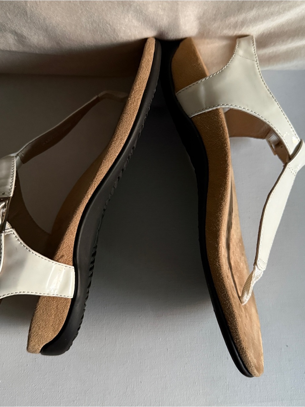 Vionic White Women's White Leather Kirra Strap Thong Sandals Size 6 - Picture 7 of 14